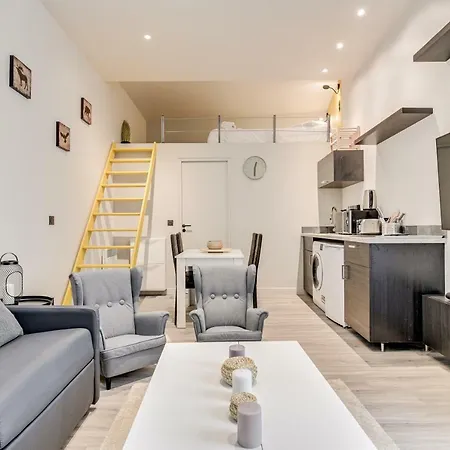 Luckey Homes - Rue Chapon アパート